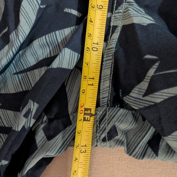 Columbia Men's Swim Shorts Blue Navy Palm Print Hidden Pocket Size Medium - Picture 12 of 12